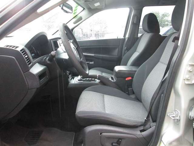 Jeep Grand Cherokee 2010 photo 6